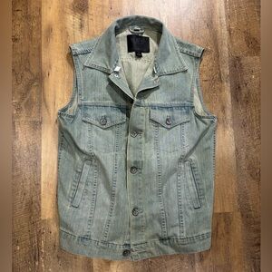 Victorious denim vest